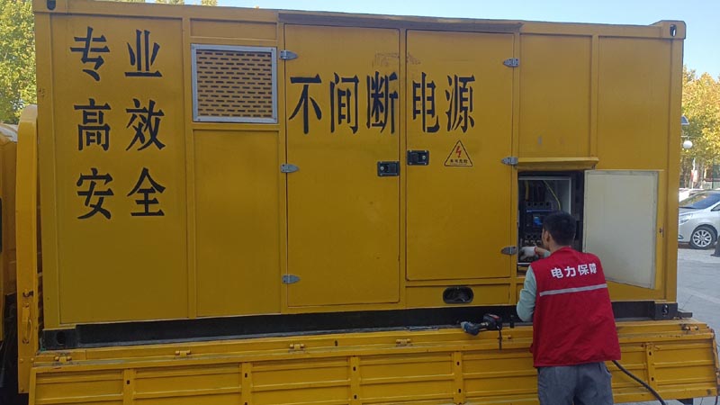 张北柴油发电机组和UPS电源配合使用时，如何避免切换过程中的电力中断？