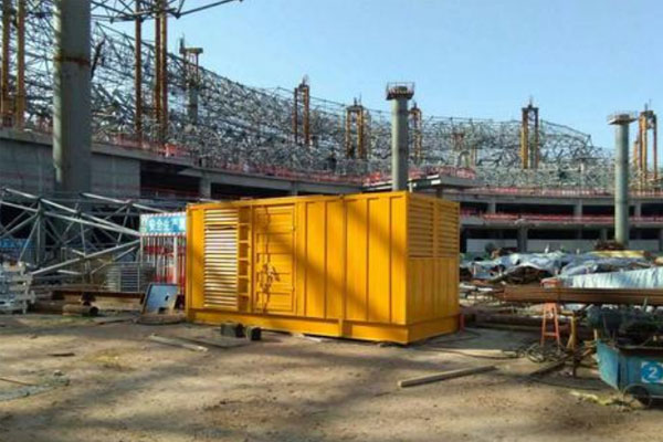 张北发电机出租如何判断空气滤清器是否需要更换？
